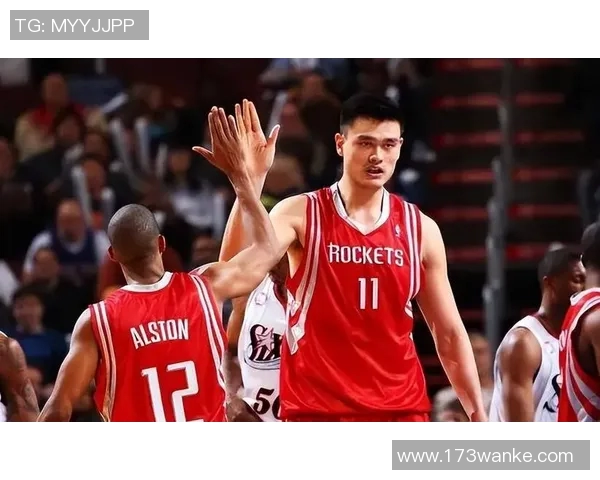 姚明灌篮瞬间的精彩表情揭示了他的篮球激情与不屈精神 姚明灌篮瞬间的精彩表情揭示了他的篮球激情与不屈精神
