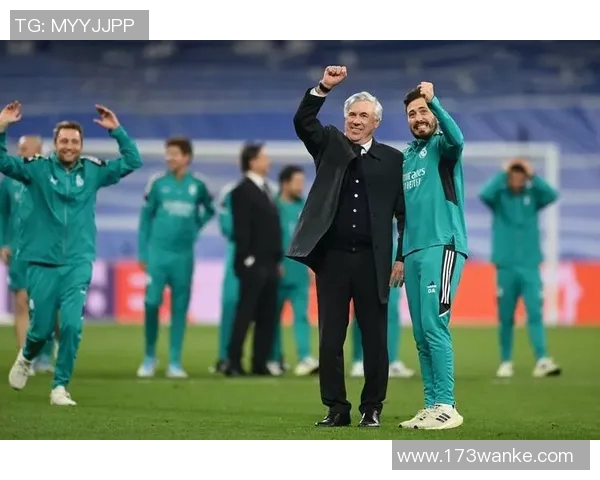 皇家马德里宣布与主力前锋续约至2025年,未来蓝图更加光明 皇家马德里宣布与主力前锋续约至2025年,未来蓝图更加光明